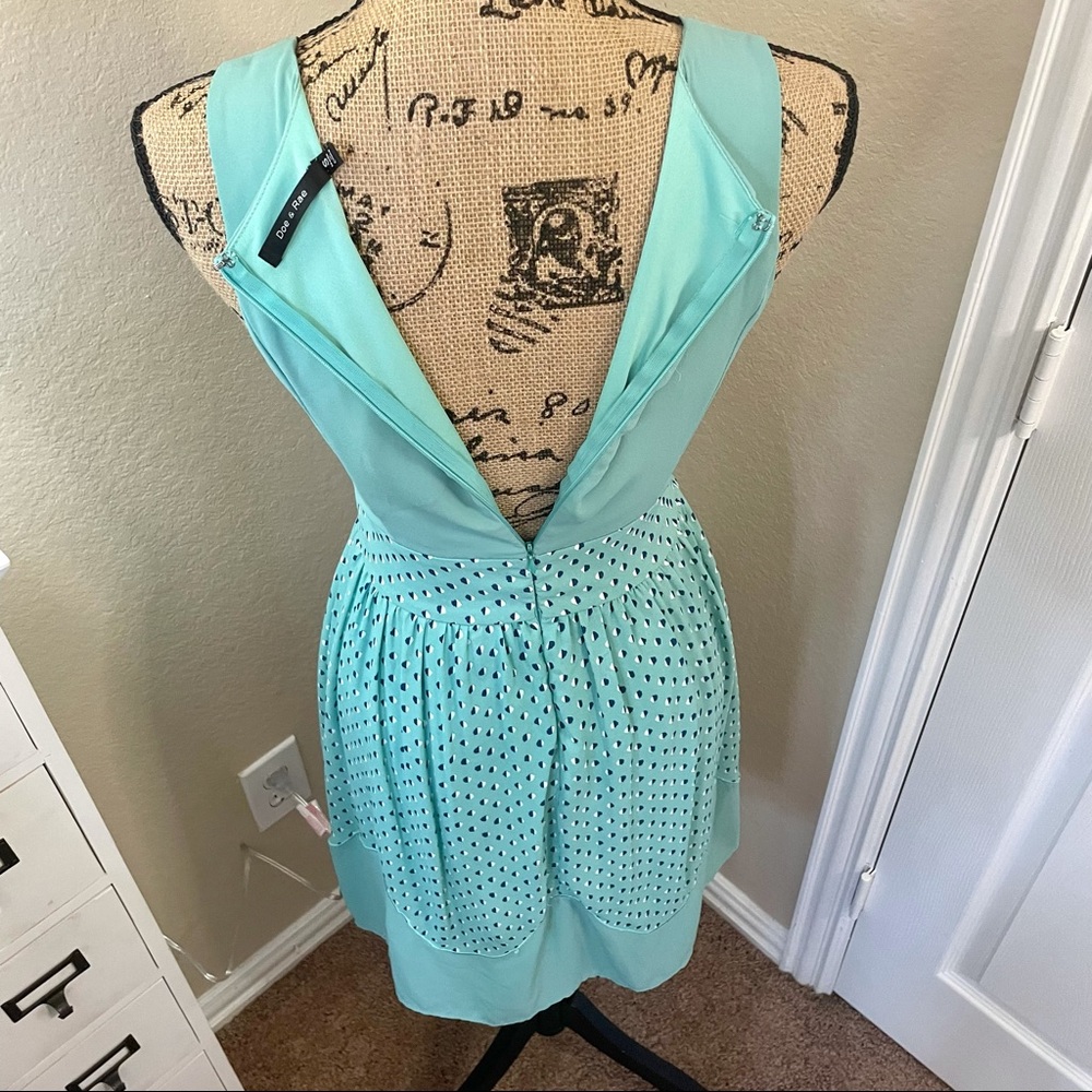DOE & RAE : Sleeveless Chiffon Tiffany Blue Dress - Picture 7 of 9